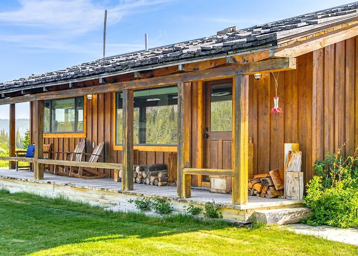 Rustic Cabin: Fish, Hike, & Bike! Holiday home Bondurant
