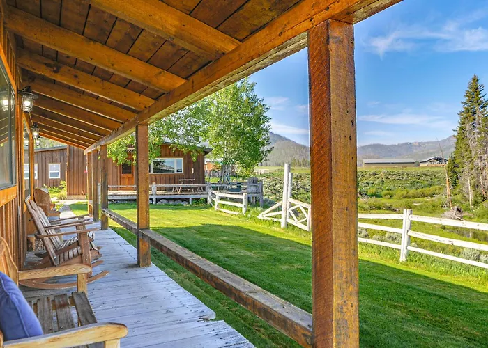 Holiday home Rustic Cabin: Fish, Hike, & Bike! *
