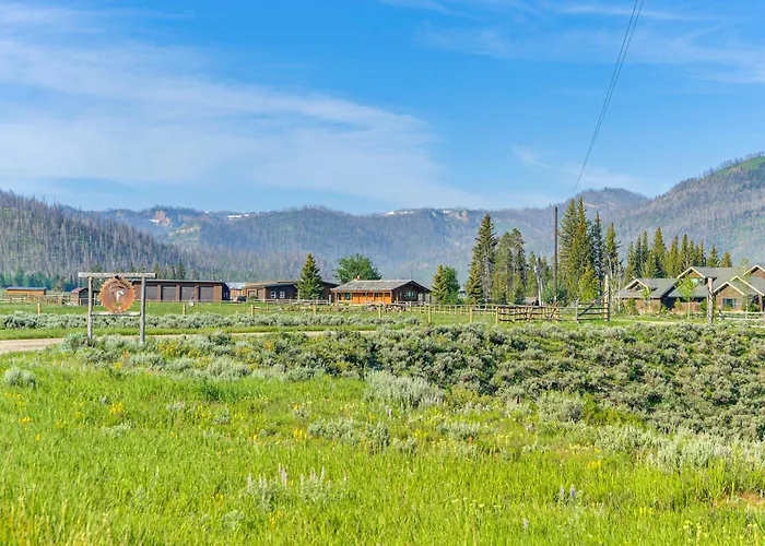 Rustic Cabin: Fish, Hike, & Bike!
