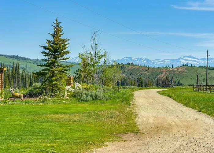 Rustic Cabin: Fish, Hike, & Bike! Holiday home Bondurant